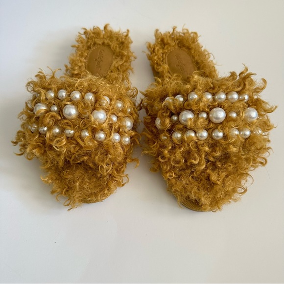 Cat & Jack Fuzzy Slides - Picture 3 of 9